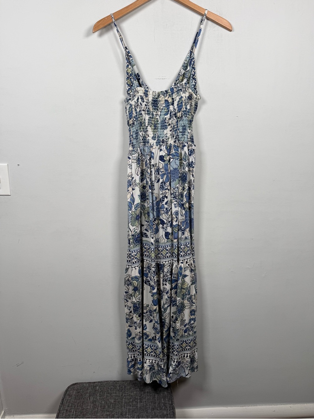 Angie Boho Blue and White Floral Twisted Bust Maxi Dress Size M Great Condition - Picture 7 of 11